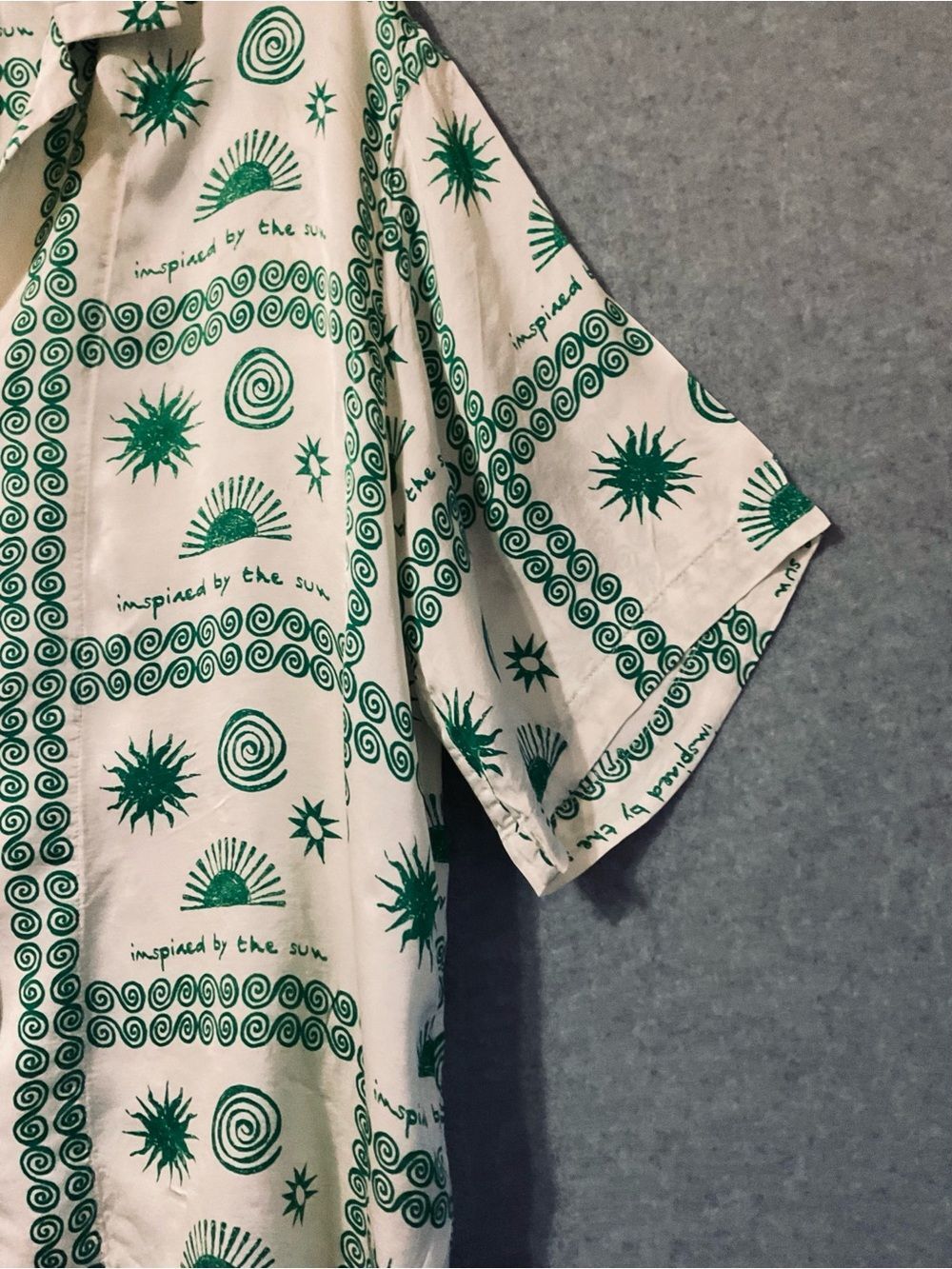 Anthropologie Button Front Sun Print Shirt open back Cream and Green Sz L - Picture 4 of 10